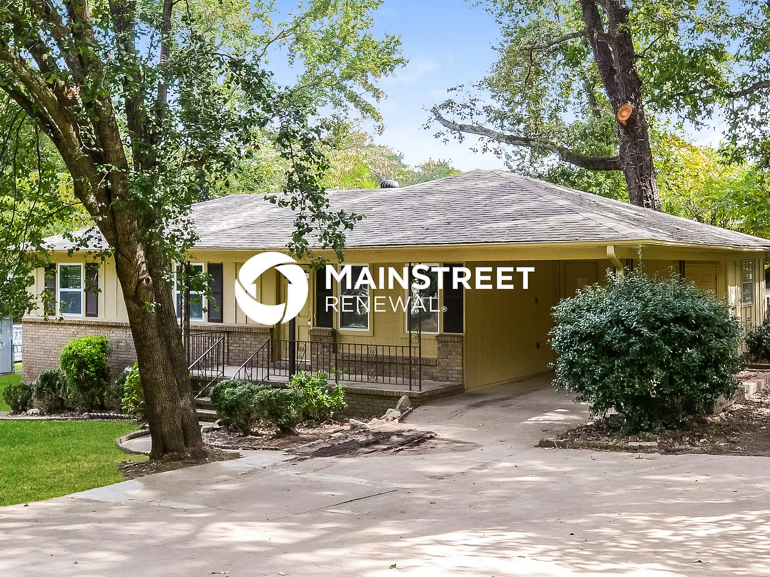 2429 Debbie Dr — Photo 3