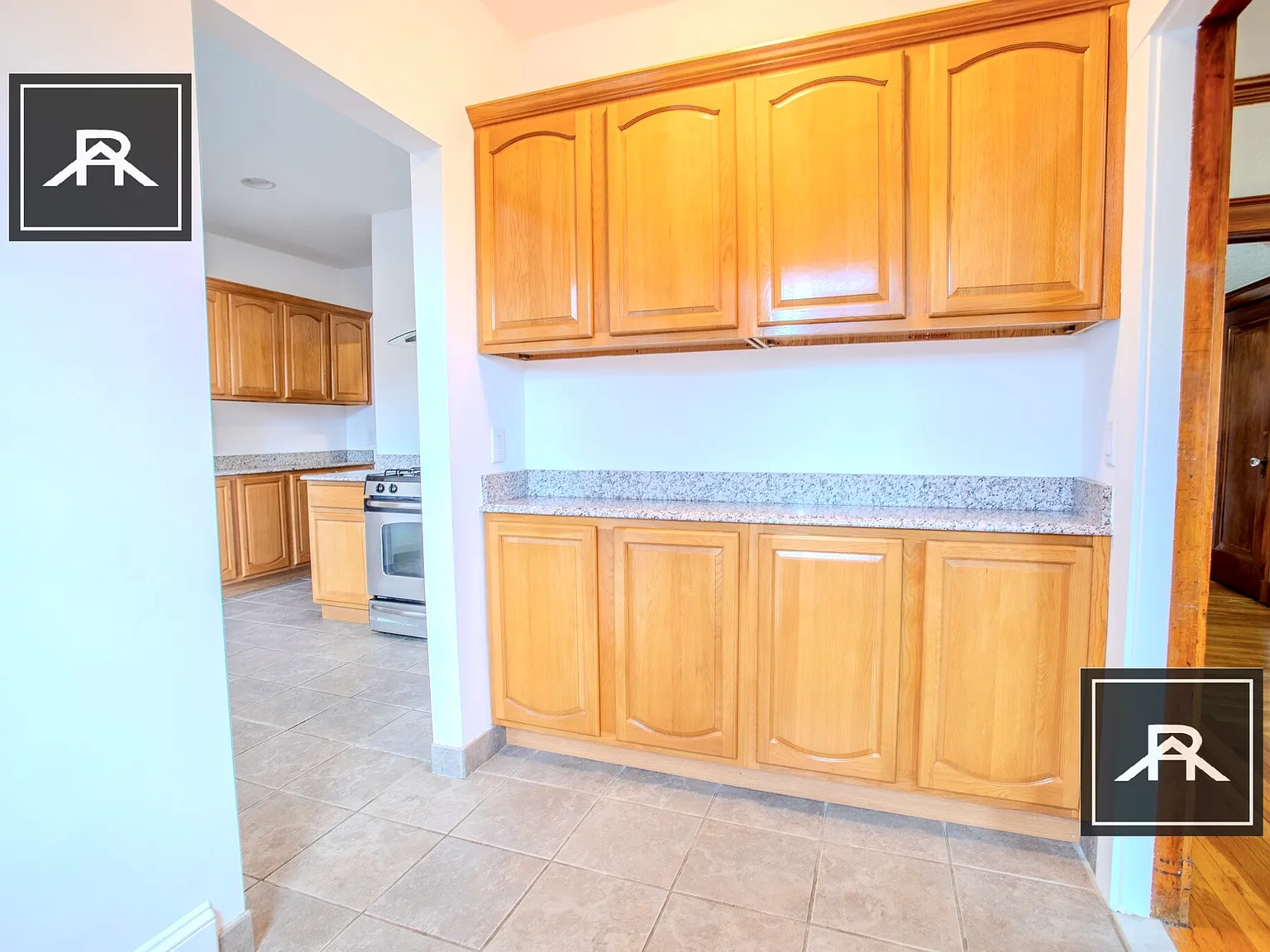 3 bed, 1.0 bath, 1400 sqft, $3,550 — Photo 3