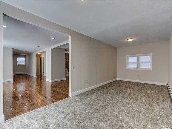 4th image of 12 Sandra Dr