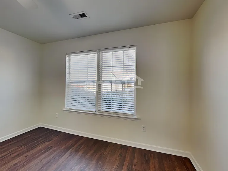 201 Cassidy Ct — Photo 15