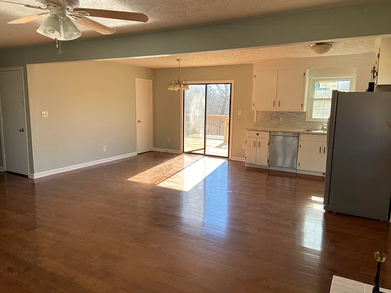 182 Patricia Dr — Photo 15
