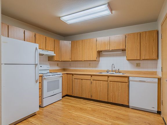 3rd image of 2521 Outside Blvd APT 3101