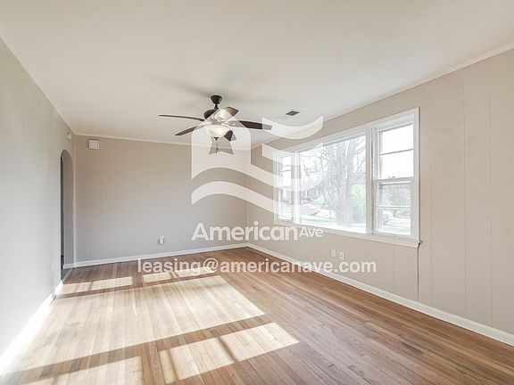 540678_003_living_room_13647511.jpg