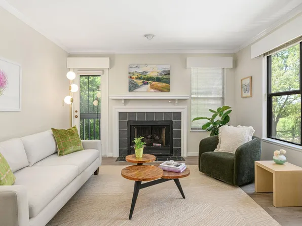 338 S Pantops Dr, Charlottesville, VA 22911