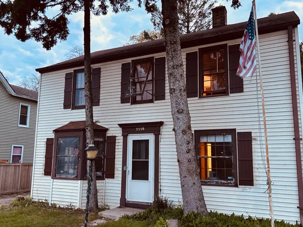 1116 N Chicago Ave #C, South Milwaukee, WI 53172