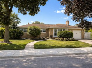 5500 Harvard Ter, Skokie, IL 60077