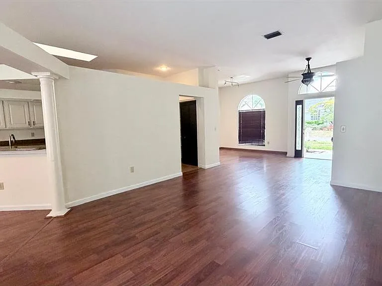 9639 Fox Hearst Rd — Photo 6