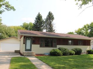 510 Birch Ln, Moorhead, MN 56560