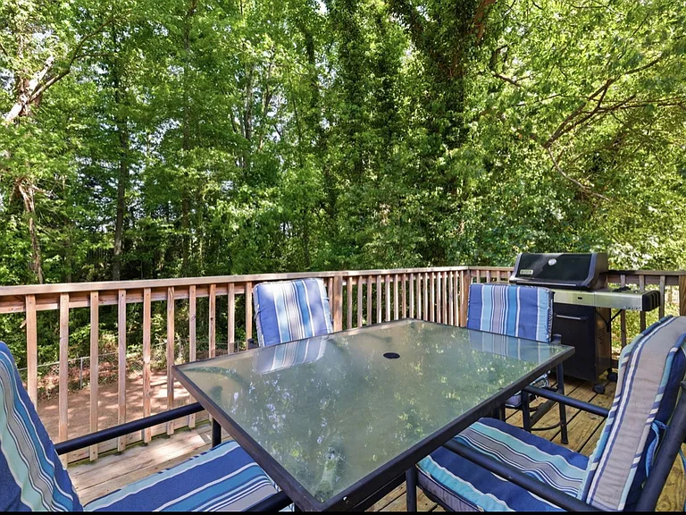 1048 Ivy Ln — Photo 39