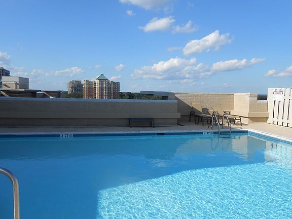 ROOFTOP POOL