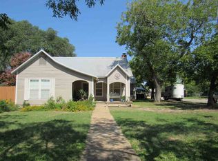 308 E Johnson St, Burnet, TX 78611