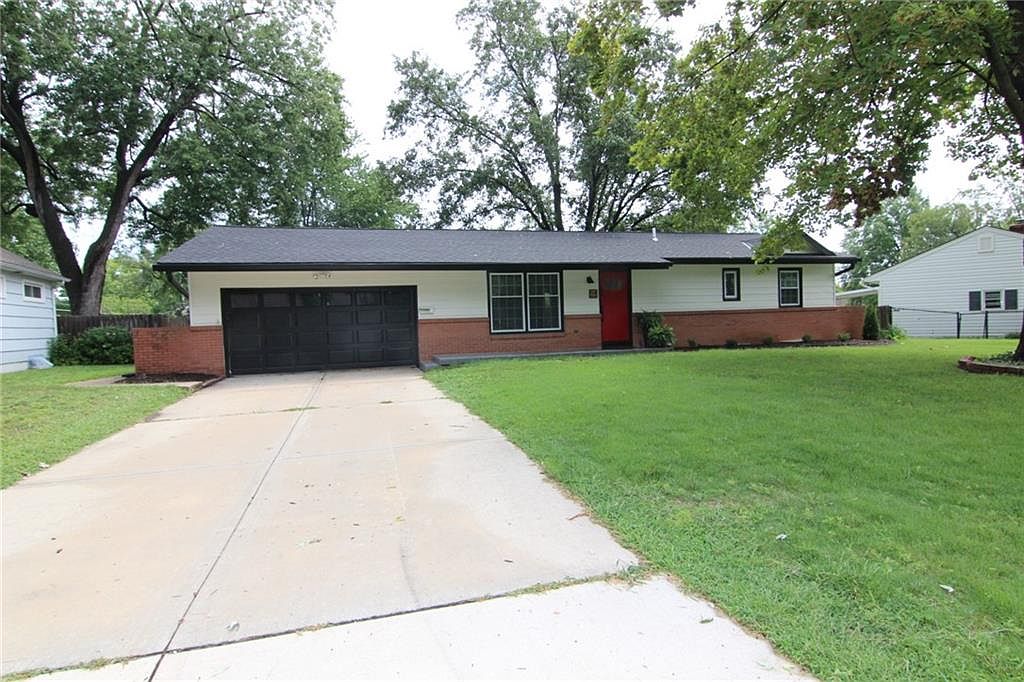 9241 Woodward St, Overland Park, KS 66212 Zillow