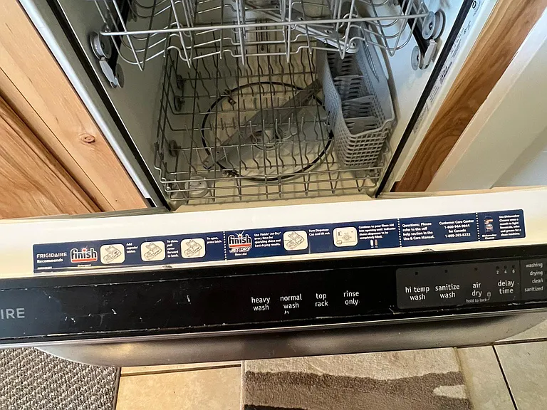 Full sized Dishwasher