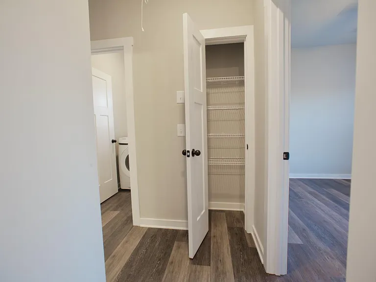 511 N Point Cir — Photo 20