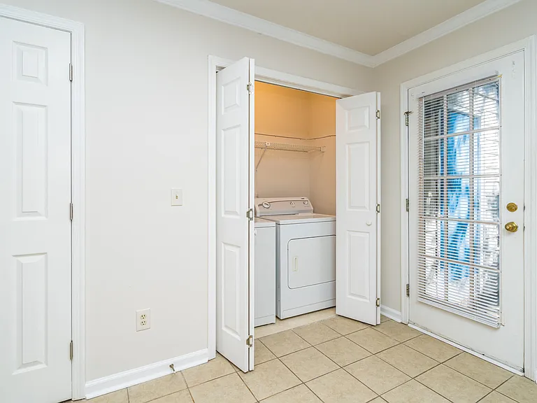 330 Silverberry Ct — Photo 11