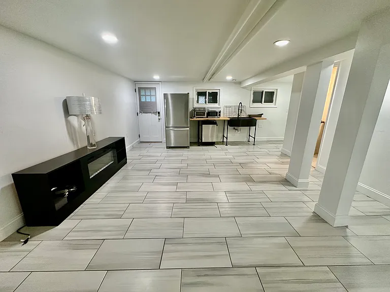 1342 Taylor St NW #BASEMENT — Photo 5
