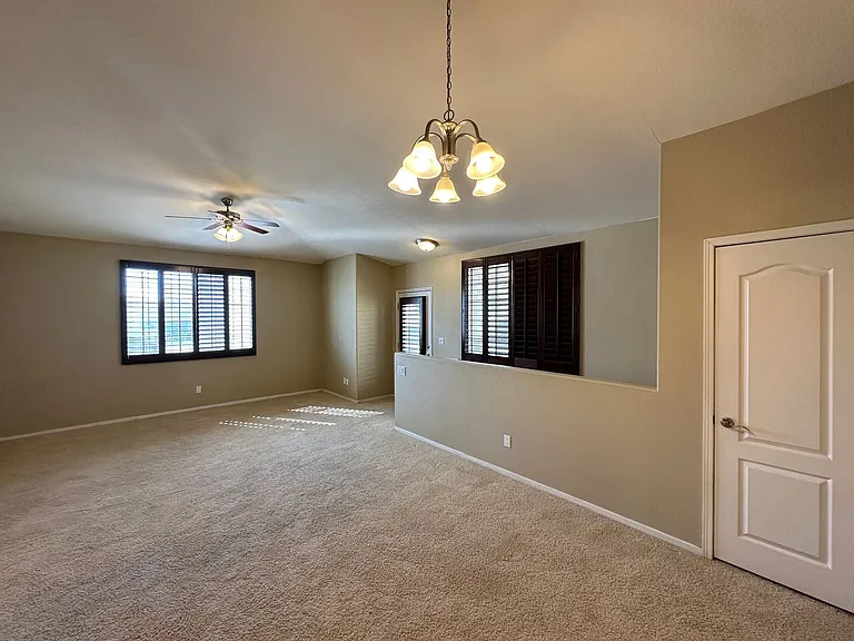 1621 Queen Victoria St #201 — Photo 8