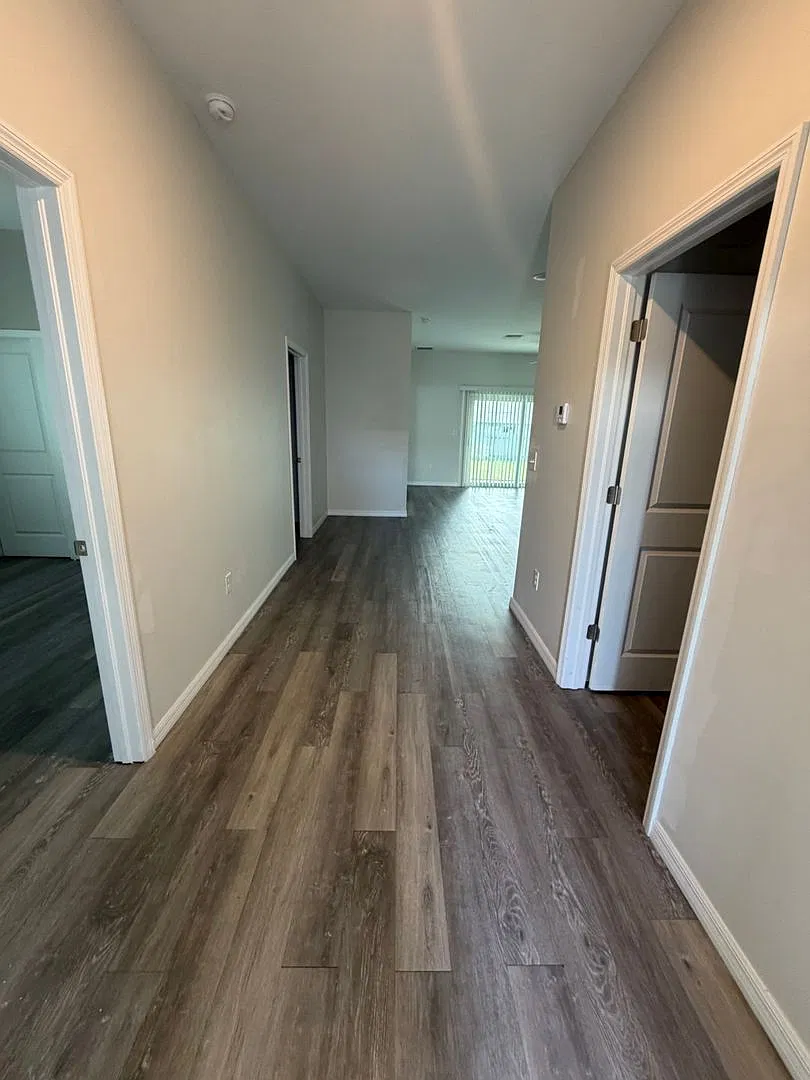 3 bed, 2.0 bath, $1,570 — Photo 2