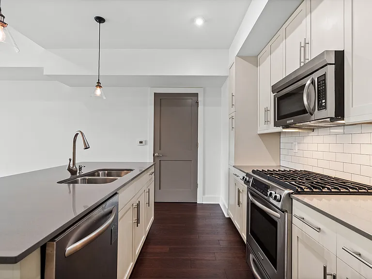 1100 Howell Mill Rd NW #212 — Photo 5