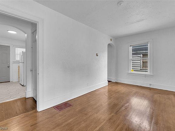 5th image of 1583-1585 Sheridan Ave NE