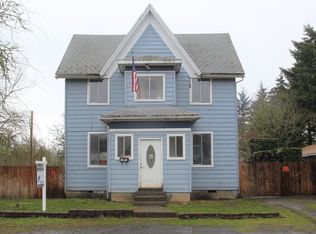 338 Log Cabin St, Independence, OR 97351