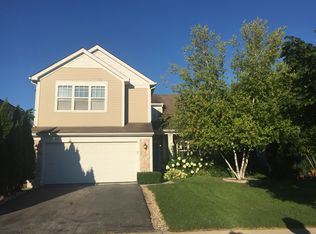 2560 N Silver Oaks Dr, Round Lake Beach, IL 60073