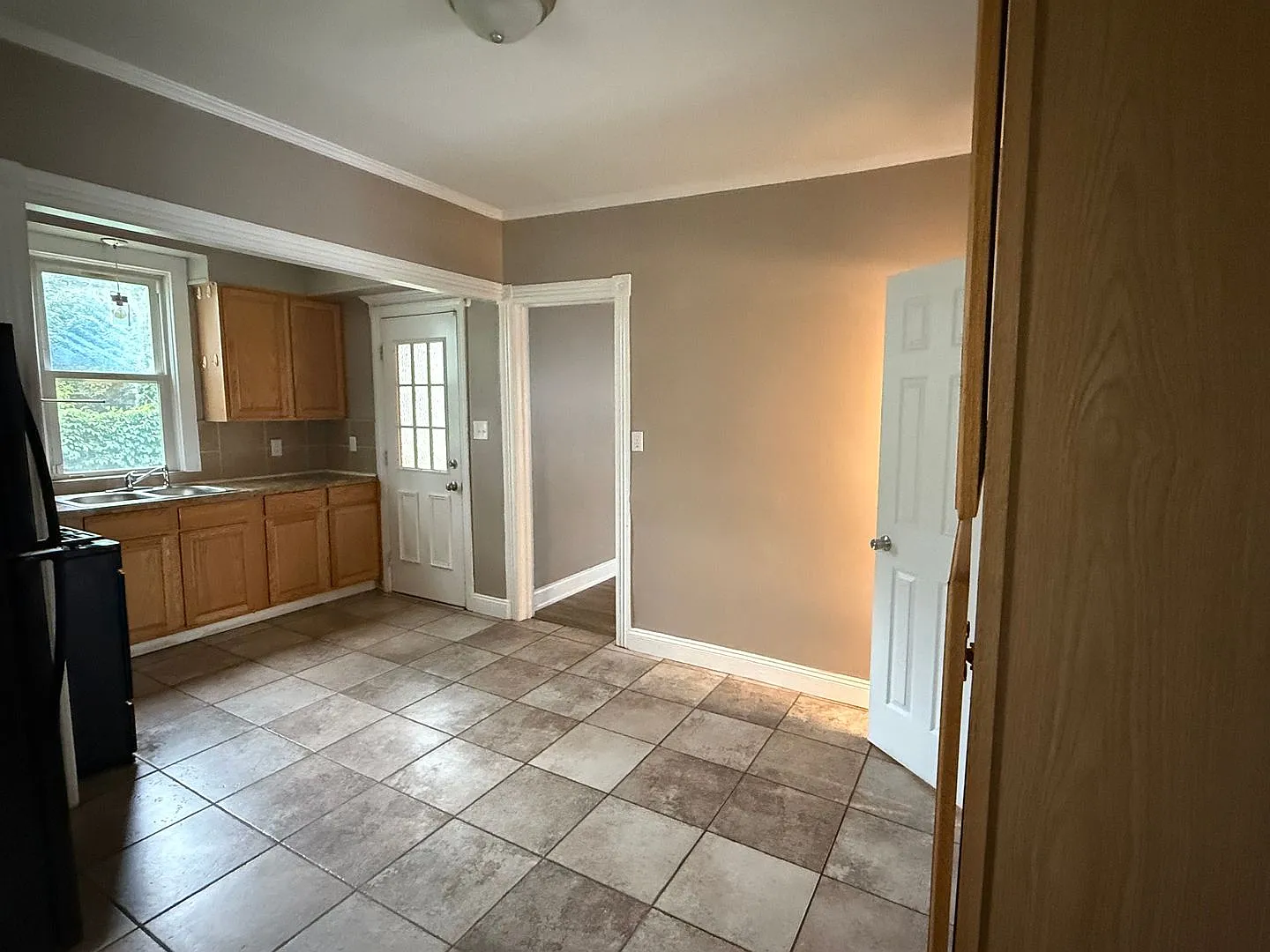 Charming 4Bedroom SingleFamily Home | Section8 Eligible — Photo 3