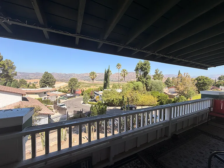 8625 Delmonico Ave — Photo 16