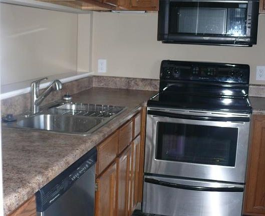 2nd image of 3043 Winterberry Dr