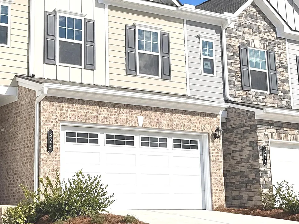 325 Caroline Pl