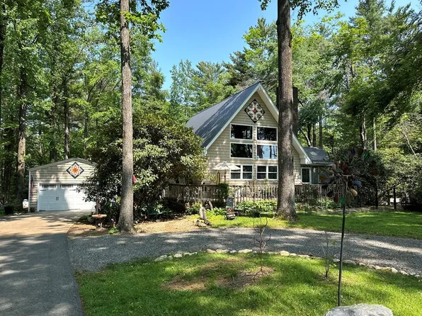 241 Duffers Ln, Fancy Gap, VA 24328