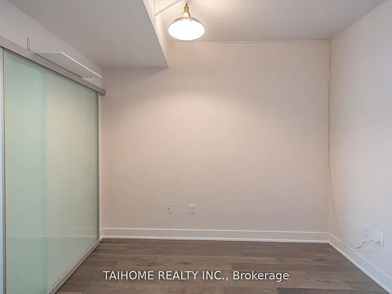 955 Bay St #307 — Photo 10