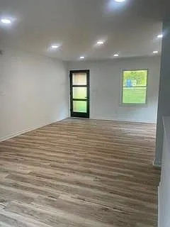 573 Alfred Rd NW — Photo 2