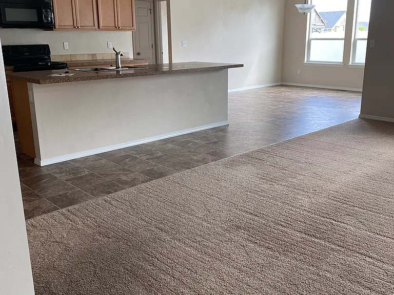 221 Canyon Crest Dr W — Photo 3