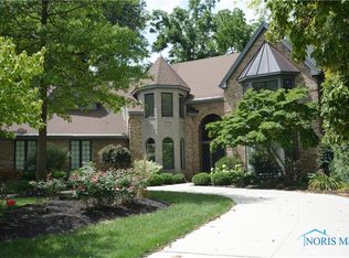 26029 Edinborough Cir, Perrysburg, OH