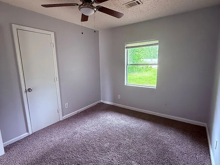 9110 Woodford Dr — Photo 11
