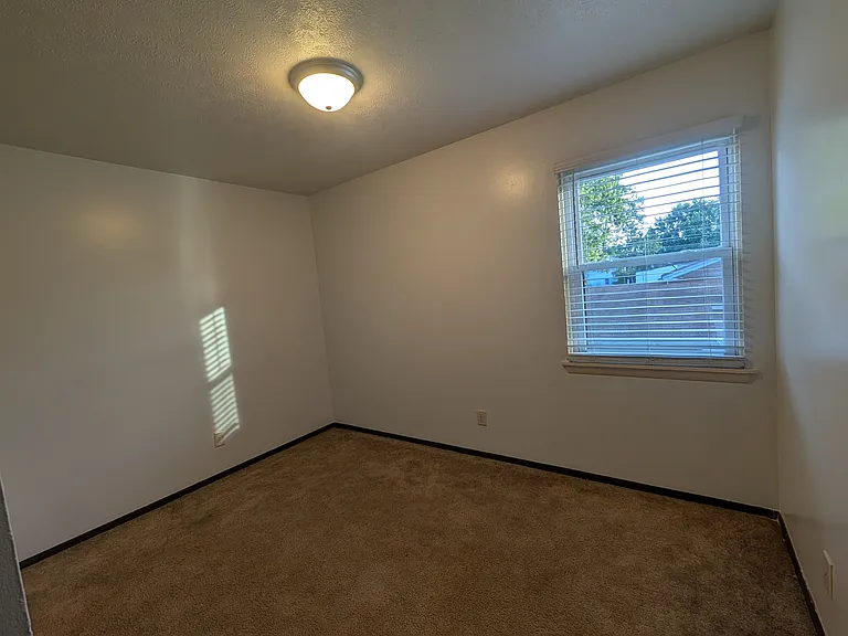 505 S Detroit St #6 — Photo 7