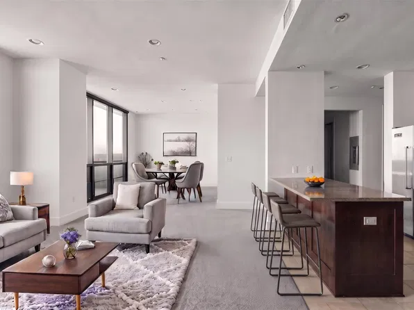 3100 W 7th St APT 719, Fort Worth, TX 76107