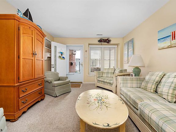 3rd image of 414 Wesley Ave APT 103