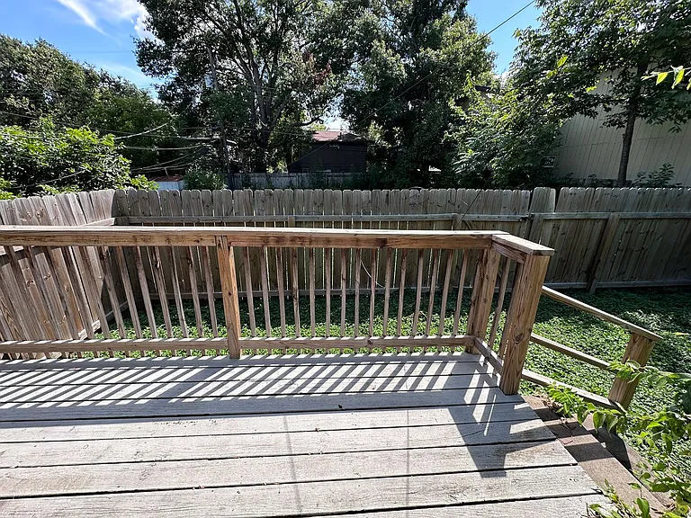 611 Nelray Blvd #B — Photo 33