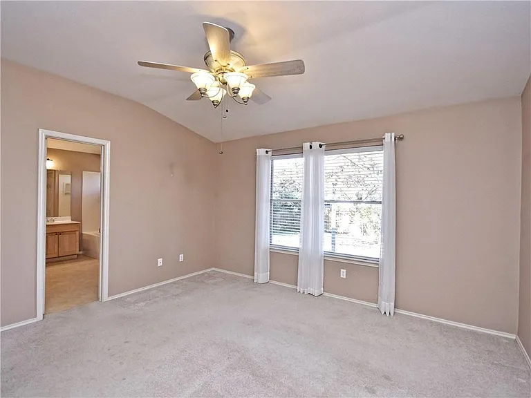2519 Vernell Way — Photo 6