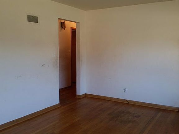 3rd image of 2226 Broadway Ave