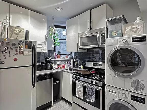 4th image of 452 E 84th St APT 3F