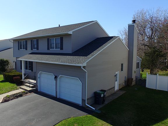 3rd image of 11 Berkshire Dr