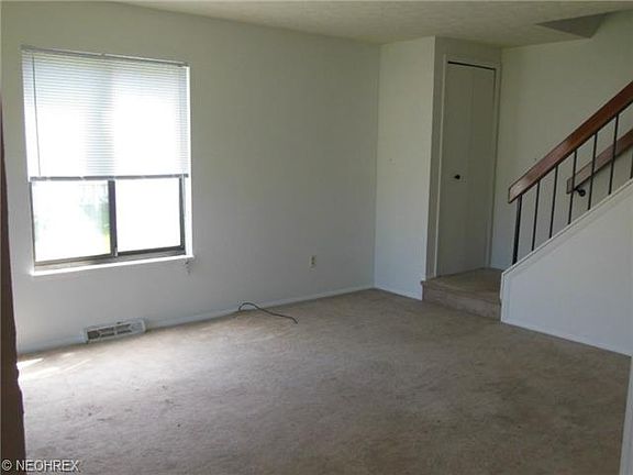 4th image of 5422 Canyon Ct APT B