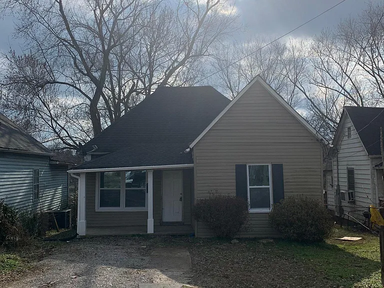 1406 Beaumont Ave — Photo 1