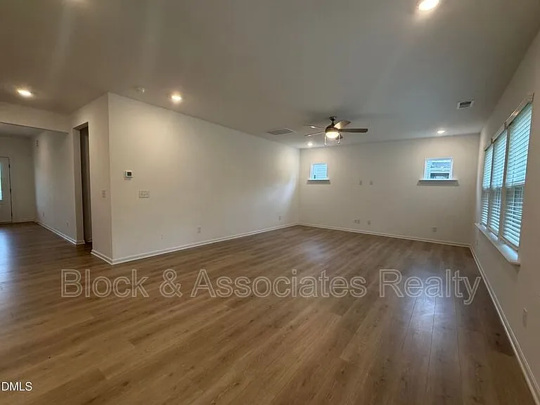 611 Contento Ct — Photo 8