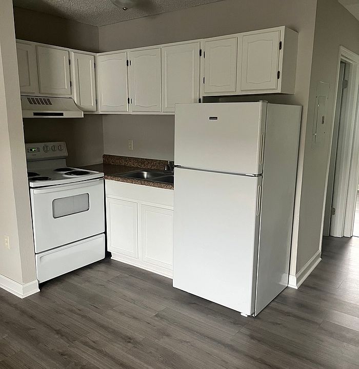 1st image of 15910 Warwick Blvd #133