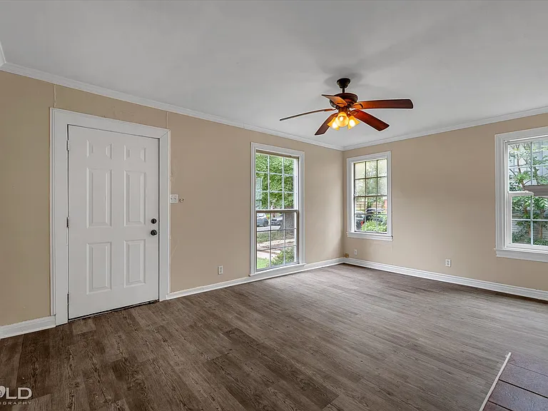 2623 Dillard St — Photo 8