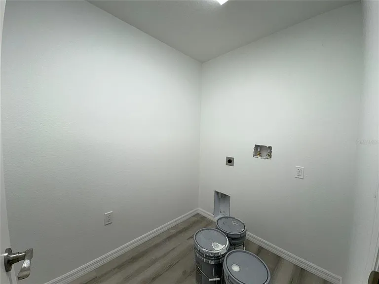 1112 Eden Dr — Photo 17